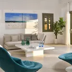 Villa Walk With Pool And Hot Tub By Calypso Sunset Kaló Livádi
