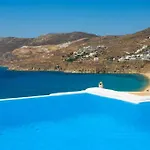 Walk With Pool And Hot Tub By Calypso Sunset Кало-Ливади