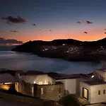 Вилла Walk With Pool And Hot Tub By Calypso Sunset *
