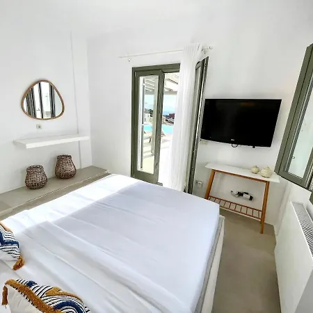 Walk With Pool And Hot Tub By Calypso Sunset Vila *