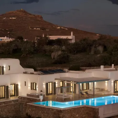 Walk With Pool And Hot Tub By Calypso Sunset Vila