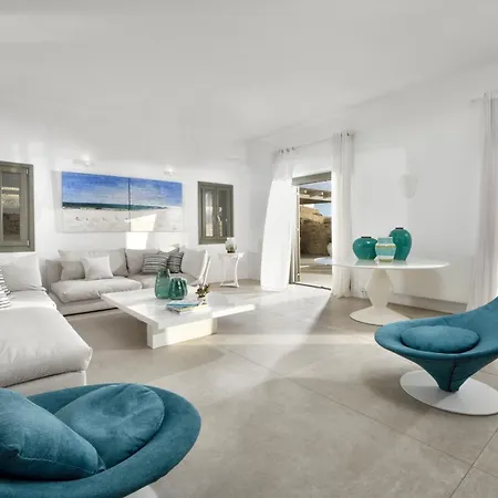 Walk With Pool And Hot Tub By Calypso Sunset Vila