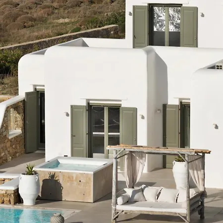 Walk With Pool And Hot Tub By Calypso Sunset Vila
