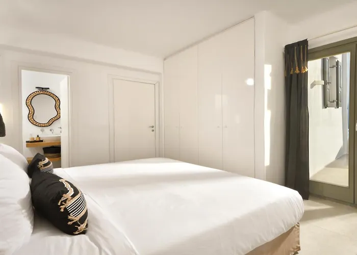 Walk With Pool And Hot Tub By Calypso Sunset Kalo Livadi