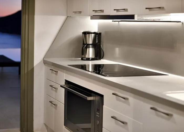 Villa Walk With Pool And Hot Tub By Calypso Sunset *